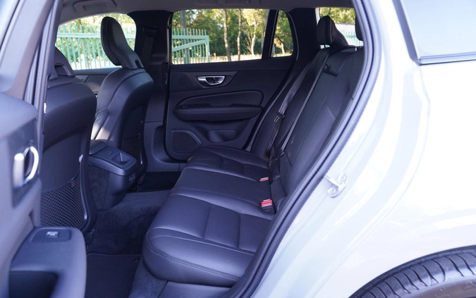 Volvo V60 cena 222967 przebieg: 1, rok produkcji 2023 z Chojnice małe 352